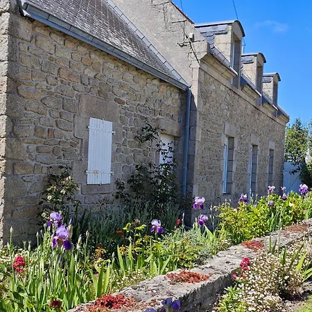 Holiday home Charmante Longere Bigoudene